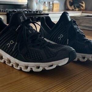 Women’s OnCloud Cloud Swift